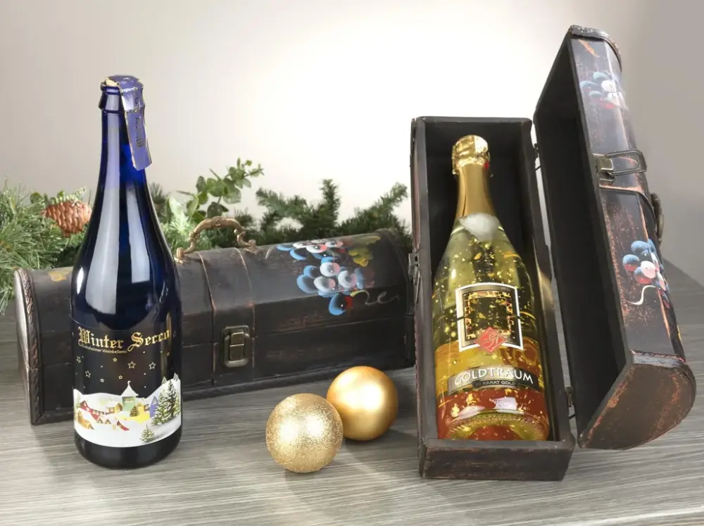 Neue Ware Geschenk-Box aus Holz mit Griff und 1 Flasche Winter-Secco, 750 ml