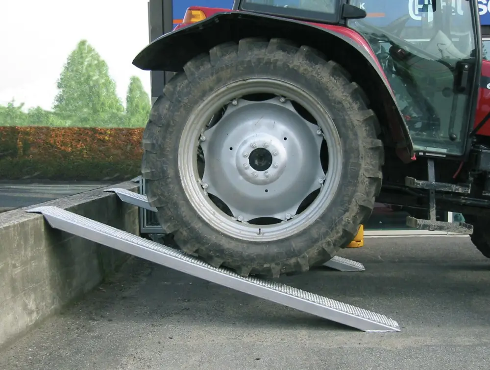 Wochenendangebot Auffahrschiene ohne Rand Aluminium L2000 mm, 400 kg